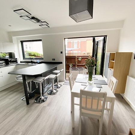 Harbourside House - Great Location - Parking - 2 En-Suites - Sleeps 5 Plus 1 Poole Exterior photo